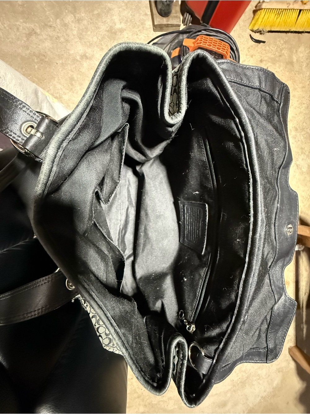 COACH Some Rehab Needed Vintage Soho Signature Jacquard Flap Satchel Black/Grey - Picture 9 of 16